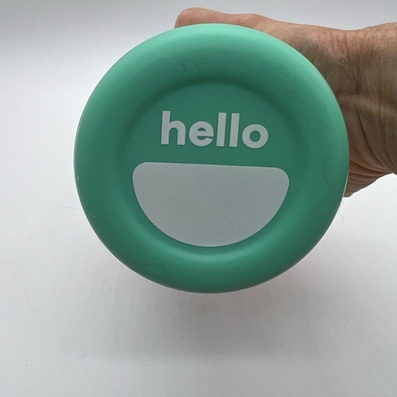 HYDRO FLASK  WHITE AND SEAFOAM GREEN 20 OUNCE INSULATED WATER BOTTLE - Picture 4 of 14